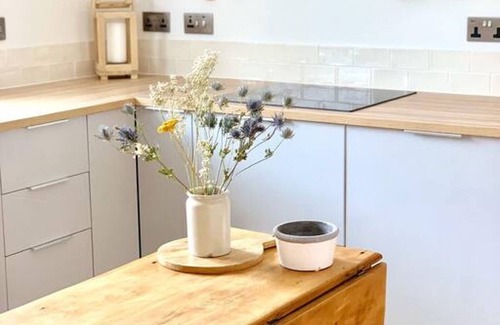 Forfar House | Woodview Cottage - Countryside Revive