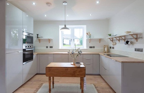 Forfar House | Woodview Cottage - Countryside Revive