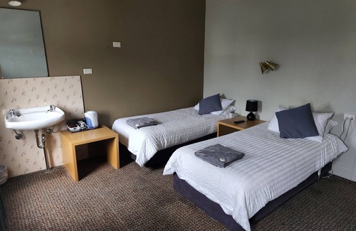 Tumut Hotel | Woolpack Hotel Tumut