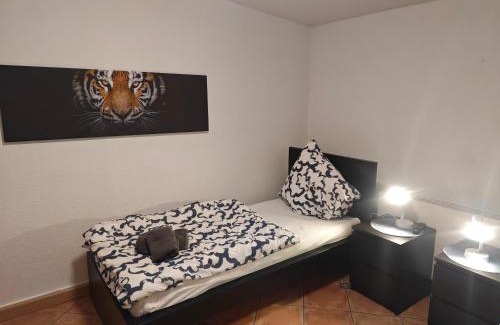 Selfkant Apartment | Work and Stay Selfkant Ganzes Haus 10 Zimmer, 18 Betten,5 Badezimmer,2 Küchen, Terrasse, 380 Qm, 3 Etagen