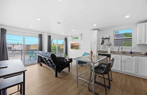 Phoenix Hill Apartment | Work-Friendly Container Stay & Bourbon Nearby | #2