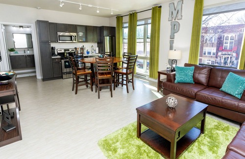 Kingfield Apartment | Work Here🌀Fast WiFi🌀In-Unit Washer/Dryer🌀Keurig+Coffee