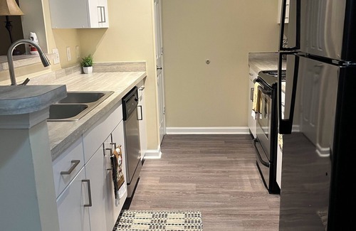 Atlanta Apartment | Work or Fun, Walk to Mercedes Benz Stadium, World Congress Center & Attractions