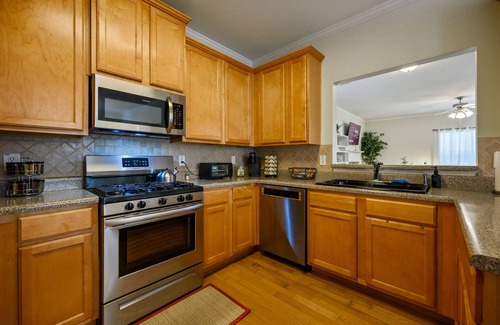 Acworth House | Work & Play Base: 3BR Close to Parks & Lakes