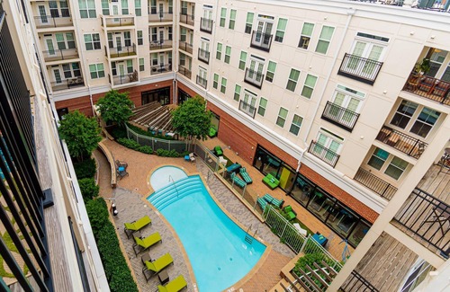 Downtown Baltimore Apartment | Work & Relax ★ Long-Term Stay ★ Near Johns Hopkins & Siani Hospital