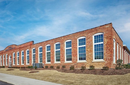 Clayton Apartment | Worker`s Paradise Steps from DT Clayton