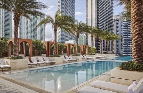 Brickell Hotel | World Class Amenities | Terrace Pool | Luxury Unit | Explore Brickell