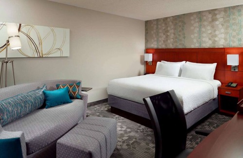 Home Park Hotel | World of Coca-Cola Tour! Seasonal Outdoor Pool, Pet-friendly Property!