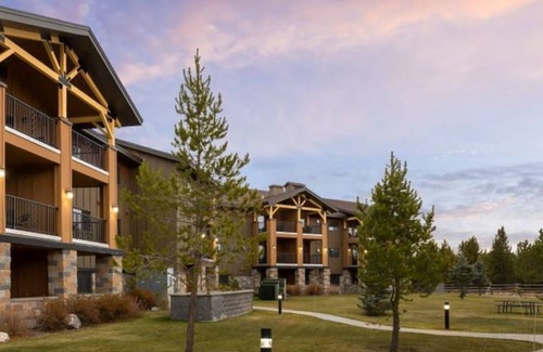 West Yellowstone Resort | Worldmark 3 bedroom condo at the gates of Yellowstone-full kitchen and laundry