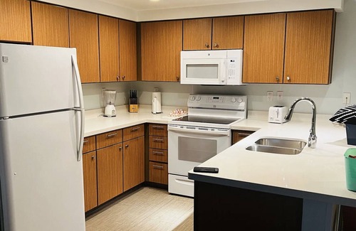 Anaheim Resort Resort | Worldmark Anaheim 2-bd 2-ba, Murphy bed,sleeps 6, Disneyland June 29-July 6