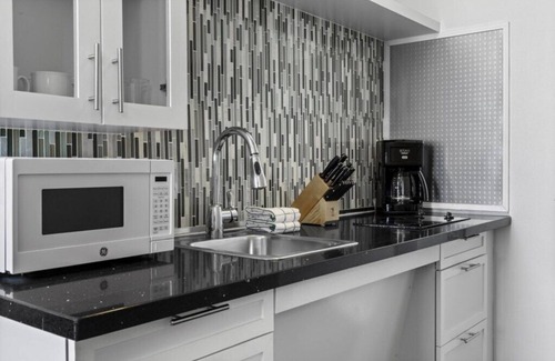 Park West Hotel | WorldMark Inn at the Park - Studio Accessible
