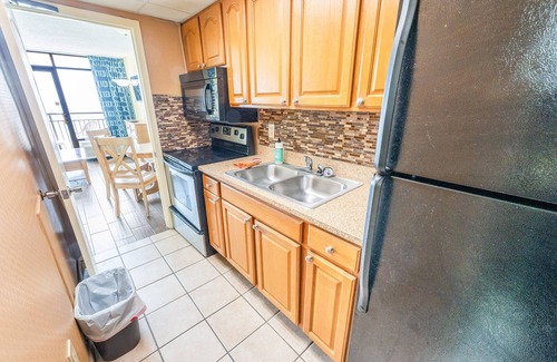 Myrtle Beach Condo | Wow, 16th floor views of nice pools!