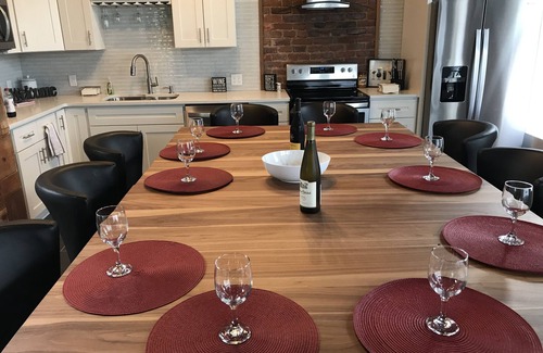 Southeast Omaha House | Wow! Cool 2 story Loft gathering place for 10 sleeps 6