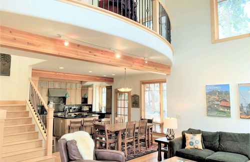The Reserve Ski Chalet | Wow Gourmet Kitchen Theater Rm Ensuite Bedrooms