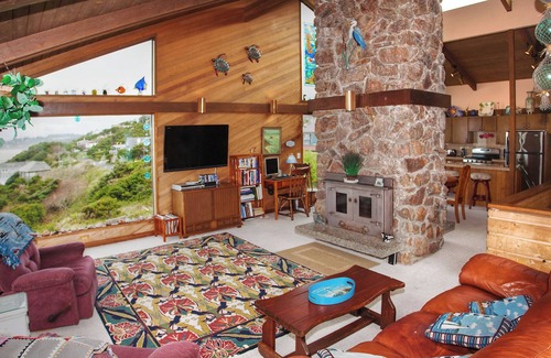 Newport House | "WOW House" - Prime Panoramic Oceanfront Home