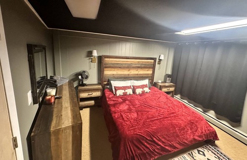 Gaylord Other | Wow!!Pool!!Private farmhouse with hotel amenity's that comfortably sleeps 19-20