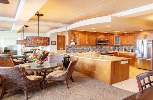 Kaanapali Condo | WOW! WHALER's BEST! EXQUISITE REMODEL! 11th Floor VIEWS! - 3 BEDS -SLEEPS 5!