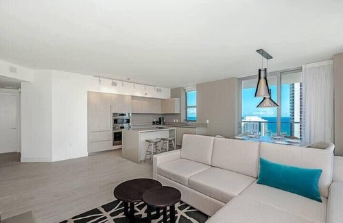Hollywood South Central Beach Apartment | Wrap Around Balcony: 2Br-Amazing Views+ Pools
