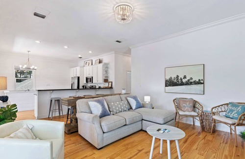 Gulfview Heights House | Wraparound Deck, Pool, Golf Cart Incl - Solstice