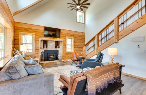 Angel Fire House | Wraparound Porch and Forest Views Angel Fire Cabin