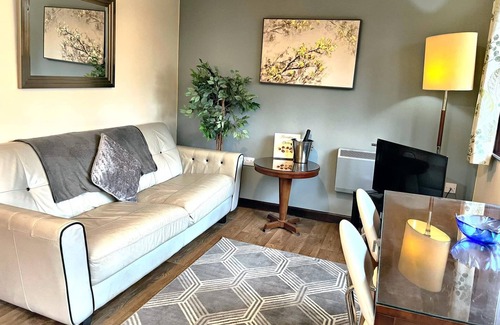 Llanybri House | Wren 8-Hot Tub-Woodland Lodges-St Clears-Carmarthen-Tenby