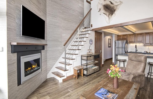 Vail Condo | Wren at Vail | Spacious 1BR + Loft Condo with Winter Shuttle, Pool, and Hot Tubs