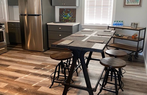 Hackberry House | Wright Place - Right Time