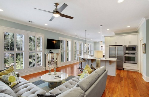 Historic District - North Condo | Wright Square Loft: Amazing Unit A in Downtown Savannah With Great Views!