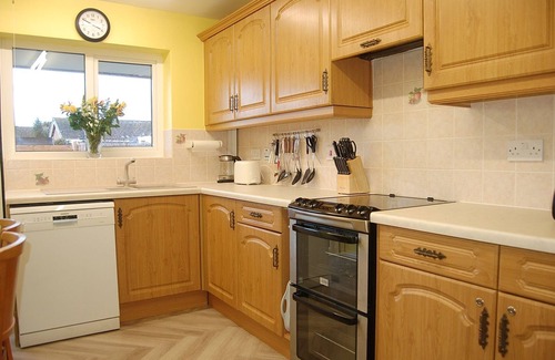 Tywyn House | Wulfrun Bungalow in Tywyn