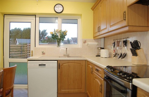 Tywyn House | Wulfrun Bungalow in Tywyn