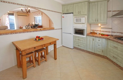 Comares House | Wunderschönes Haus, 8 Pers, BBQ, Jacuzzi inklusive, mit herrlicher Aussicht !