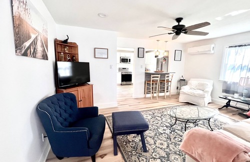 Middleway House | WV Cozy Cabin Summit Point Races