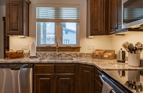 Victor House | Wydaho Lodge is a Stylish and luxurious home near Jackson Hole and Grand Targhee