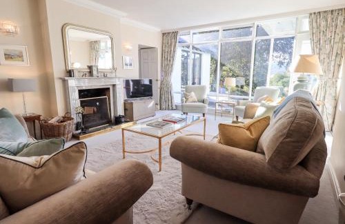 Near Sawrey House | Wykefield