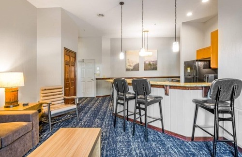 Lake Delton Condo | Wyndham At Glacier Canyon - Baraboo - 1 Bedroom