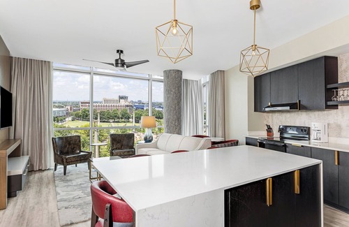 Downtown Atlanta Condo | Wyndham Atlanta Resort | Two 3BR Suites Sleeps 20!