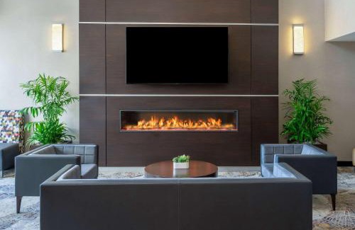 Wayne Hotel | Wyndham Indianapolis Airport