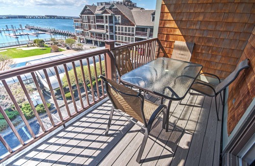 Yachting Village Condo | Wyndham Newport Onshore- 2 bedroom in the center of the harbor, shopping&dining!