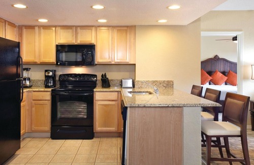Survey Creek Condo | Wyndham Palm-Aire 2br-Pool, Mini Golf, & Beach Shuttle!