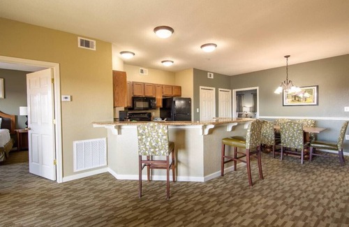Sevierville Resort | Wyndham Smoky Mountains 2 Bedroom Unit Sleeps 8