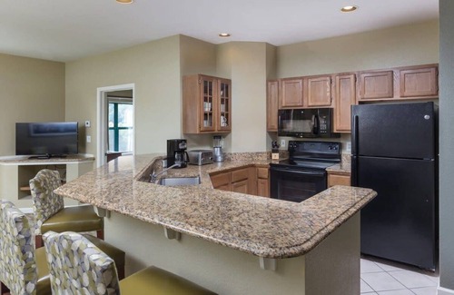 Sevierville Condo | Wyndham Smoky Mountains|1BR/1BA Balcony King Suite