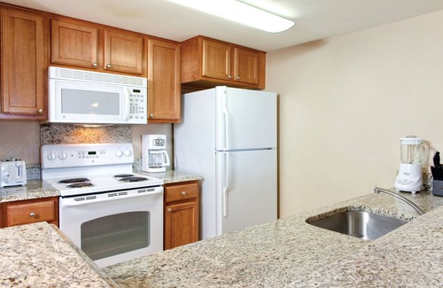 Waikiki Resort | 🌴Wyndham Waikiki Beach Walk ✨Experience Paradise in a 2BR Villa - Sleeps 8!