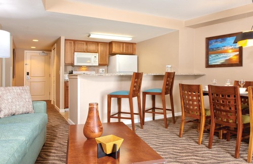 Waikiki Resort | 🌴Wyndham Waikiki Beach Walk ✨Experience Paradise in a 2BR Villa - Sleeps 8!