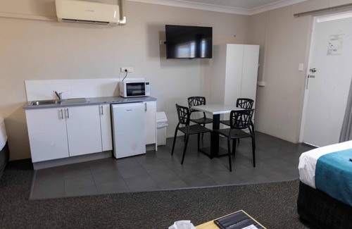 Wynnum Hotel | Wynnum Anchor Motel