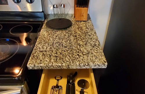 Columbus Apartment | WYSIWYG. New & Beautiful on the edge of Dublin!