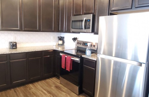 Columbus Apartment | WYSIWYG. New & Beautiful on the edge of Dublin!