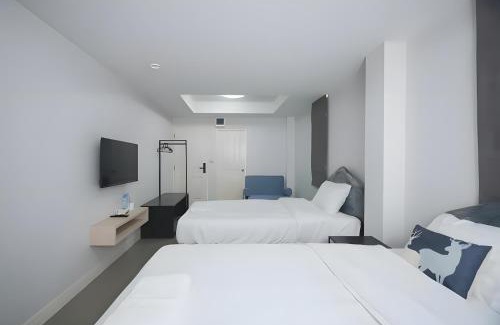 Wang Burapha Phirom Apartment | X Mitr Inn MRT Samyot - ตรอกวิสูตร MRT สามยอด