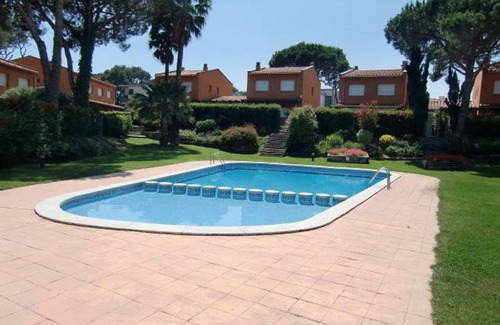 Palamos Ski Chalet | Xalet 81 D - Four Bedroom Chalet, Sleeps 8
