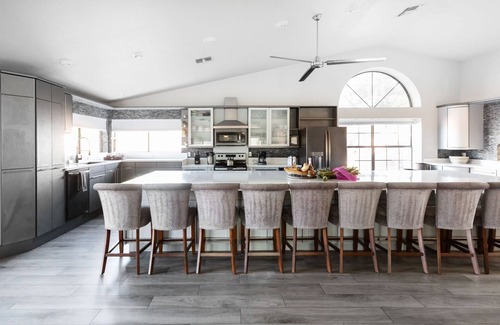 North Mountain House | XL Kitchen | Corporate or Family Retreat w/Pool