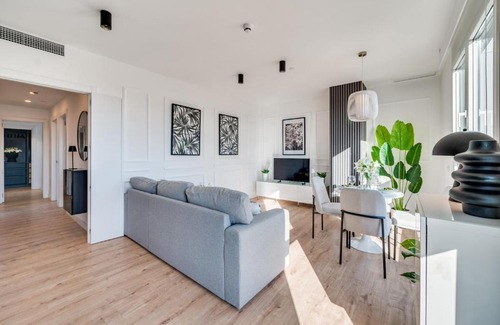 Palma-Palmilla Apartment | XPCE SKY TOWERS - Parking Free